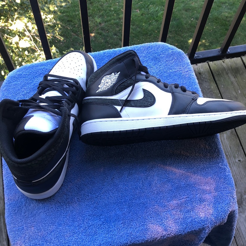 Air Jordan 1 Mid SE white and black elephant design